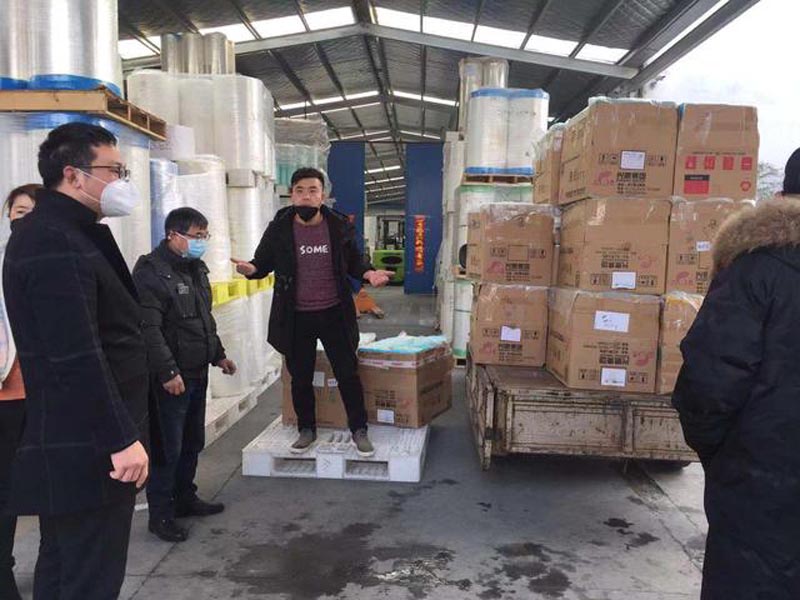 防疫抗疫進(jìn)行時，康明納向全社會捐贈32000個口罩及其他物資